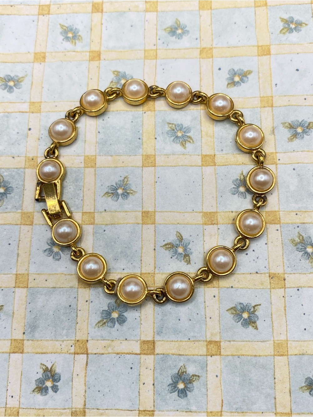 Faux Pearl Gold Tone Link Bracelet Fildover Clasp Vtg